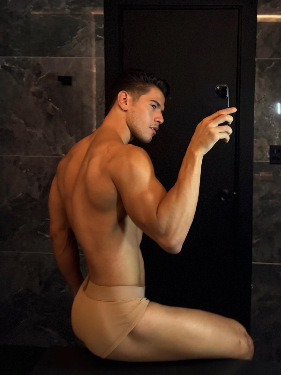 Orenivan tweet media