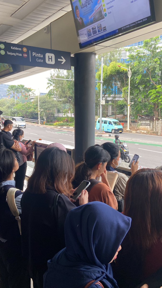 coffee addict tweet media