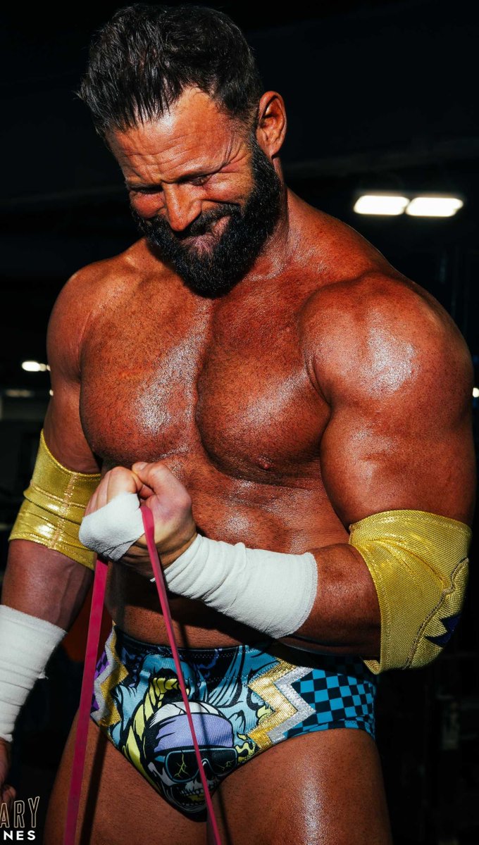 𝐀𝐥𝐰𝐚𝐲𝐳 𝐑𝐞𝐚𝐝𝐲. tweet media