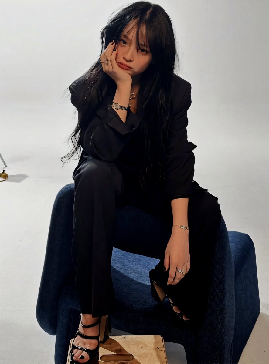 𝑙𝑖𝑙𝑦-𝑔𝑟𝑎𝑐𝑒. tweet media