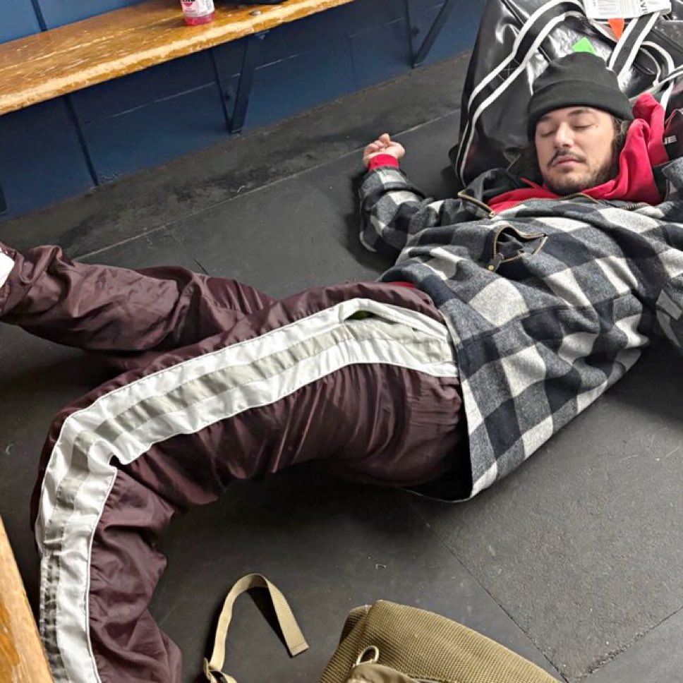 anaaa, occasionaly 🏒 tweet media