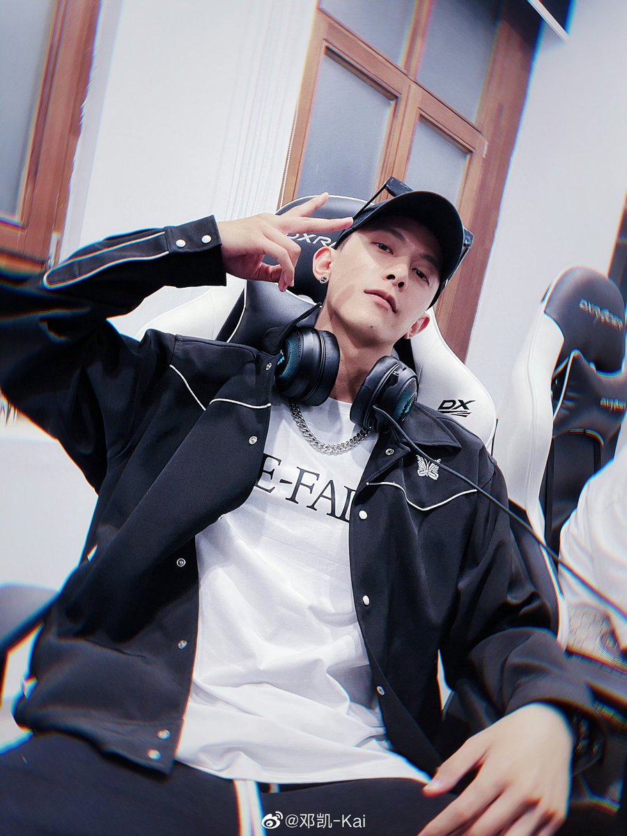 Witty (n.) tweet media