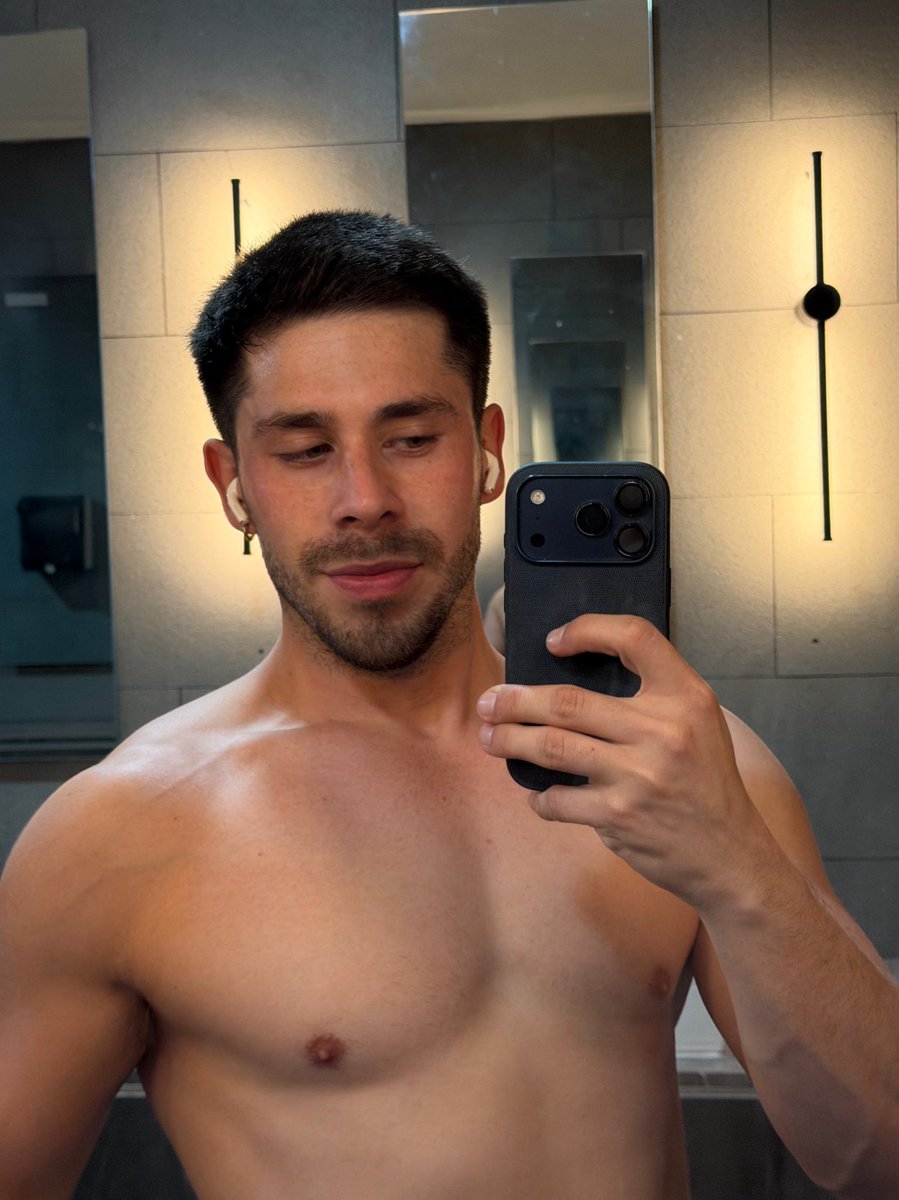 Ojitos de aceituna🫒 tweet media