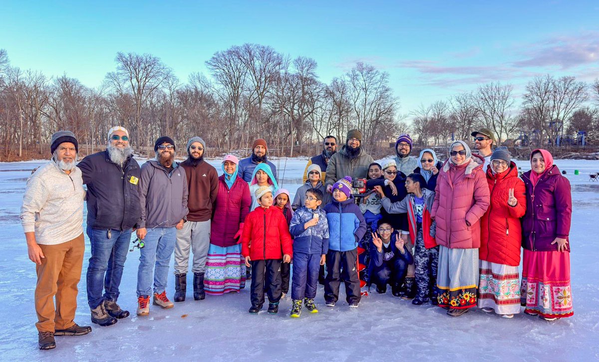 Bohras_USA's tweet image. An ice fishing event hosted by the #Minneapolis #DawoodiBohra community in partnership with Ardent Archer and Dive Guys on Lake Mitchell brought families together on the frozen lake for a day of learning, connection, and fun—where youth explored fishing skills, practiced