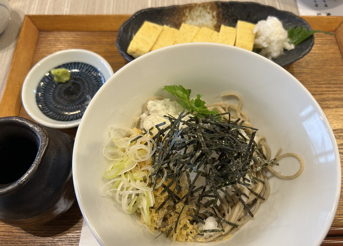 冷やしたぬき蕎麦と、だし巻きランチ