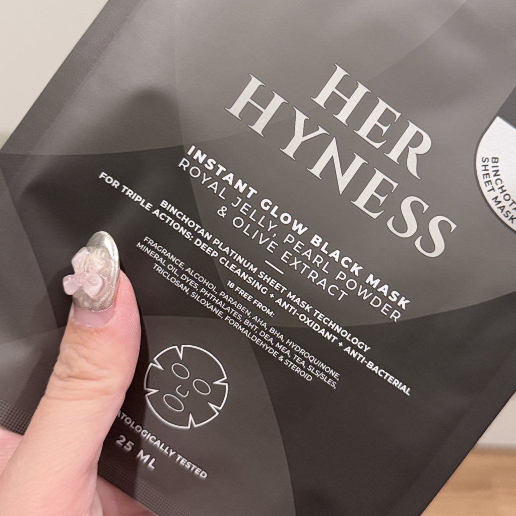 Minji〰️ tweet media