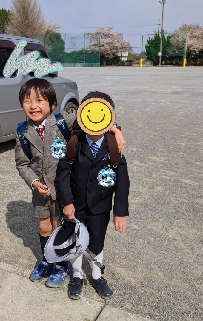 ゲラ女　笑うと瞳がブーメラン tweet media