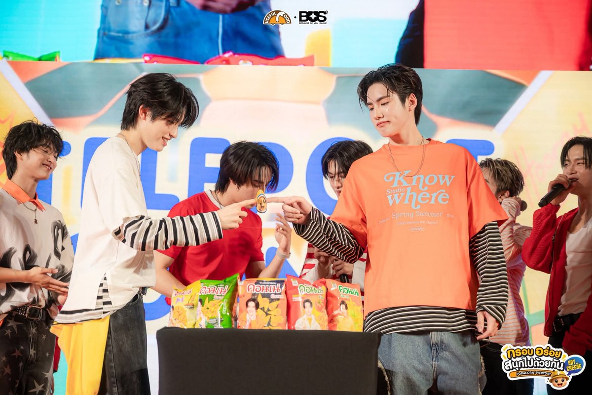 รูป official จากพี่เต่าค้าบ น่ารักกกก😍