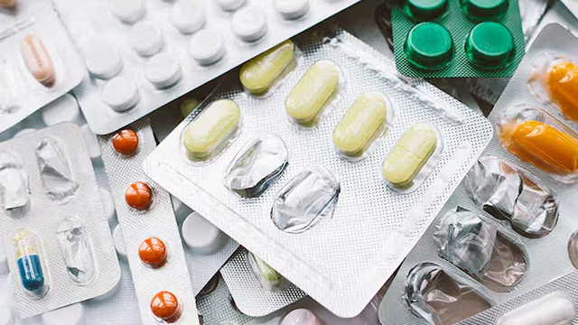 CNBC_Awaaz's tweet image. सावधान! वजन घटाने वाली GLP-1 दवाओं का इस्तेमाल जोखिम भरा, सरकार ने कंपनियों को दी सख्त चेतावनी hindi.cnbctv18.com/india/glp1-wei… 
#medicine #weightloss #fatloss #hindinews