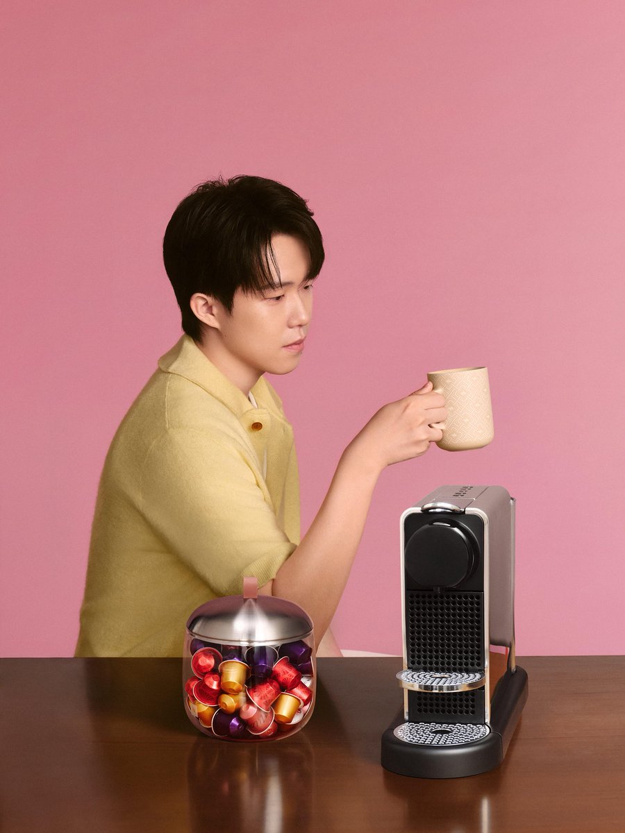 littlechuqin's tweet photo. 20260324 | 🦁 XHS Update!!

น้องฉู่ชินมา Happy Birthday 40 ปี @Nespresso 

HAPPY NICE DAY🎂🎈
เพื่อ 1/14,600 วันแห่งความสุขในทุกแก้ว
เติม ยก ชนแก้ว ☕️ 

#หวังฉู่ชิน
#WangChuqin
#王楚钦 https://t.co/pfaTyALo5r