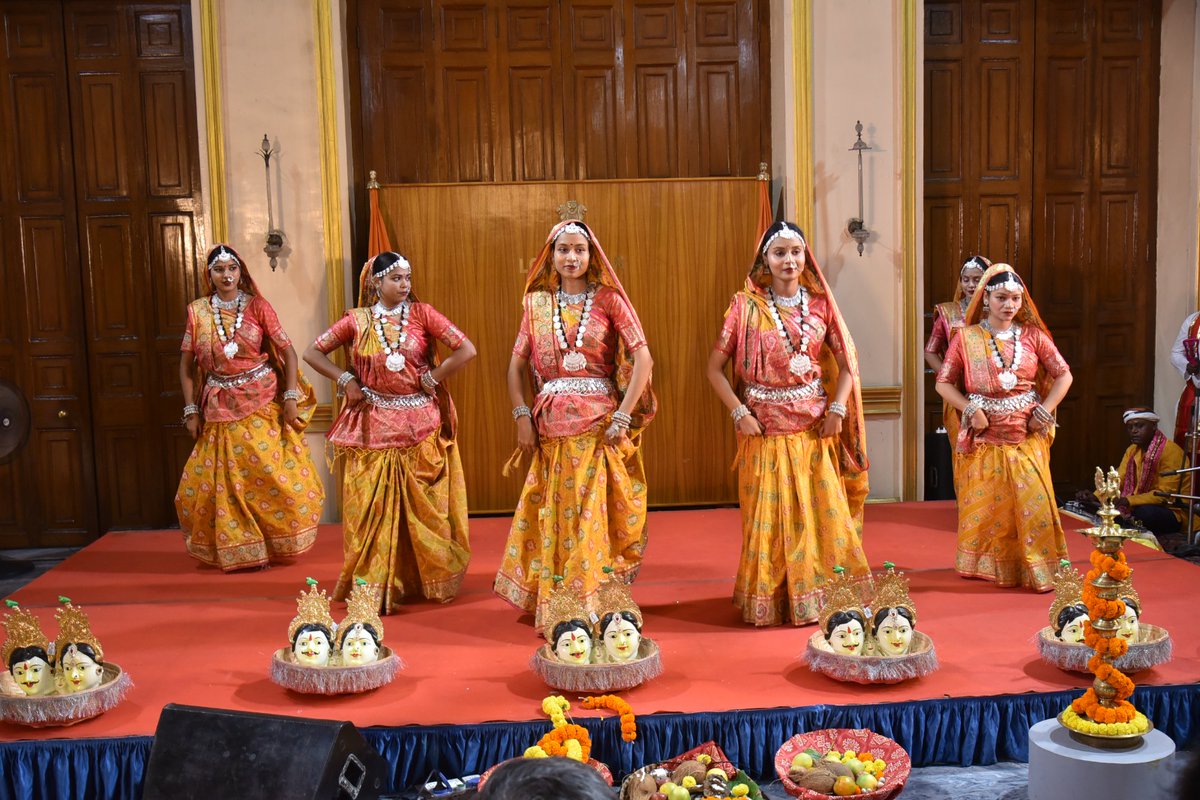 ezcckolkata's tweet photo. Eastern Zonal Cultural Centre, Kolkata, Ministry of Culture, Government of India presented a vibrant cultural programme, commemorating Bihar State Foundation Day celebration at the Lok Bhavan, Kolkata on 22 March, 2026. Shri Ashis Kumar Giri, Director, EZCC felicitated Shri R.N. Ravi, the Hon'ble Governor of West Bengal and Chairman, EZCC in this occasion. Cultural performance truly embodied the occasion's spirit.
Highlights from the programme.
#CultureUnitesAll
@MinOfCultureGoI  @AmritMahotsav @gssjodhpur @Rao_InderjitS