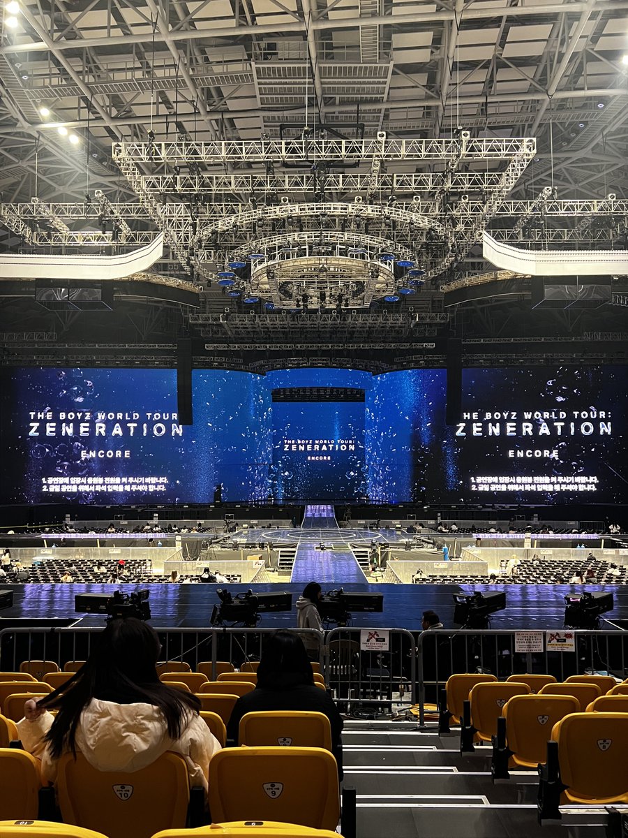 ғᴀᴇ..🐝 tweet media