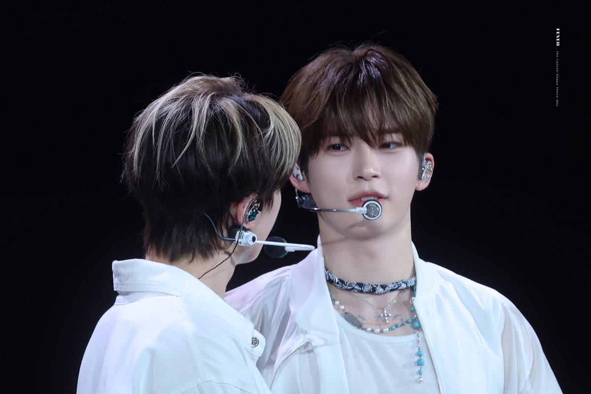 𝐅𝐄𝐕𝐄𝐑 tweet media