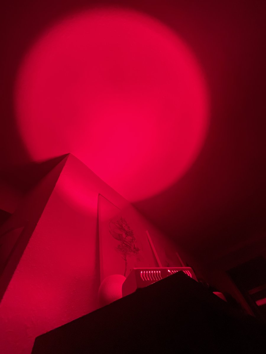 Elements tweet media