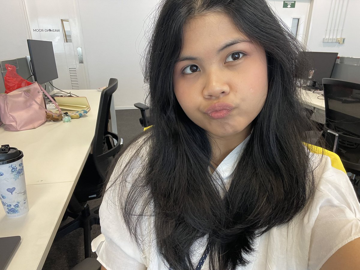 hei! eve is here tweet media