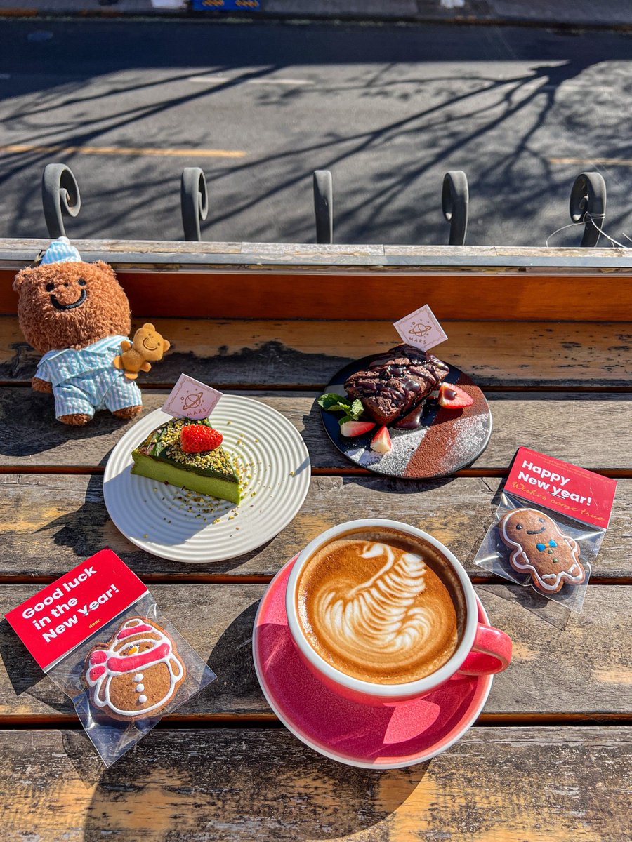 Clare Johnson tweet media