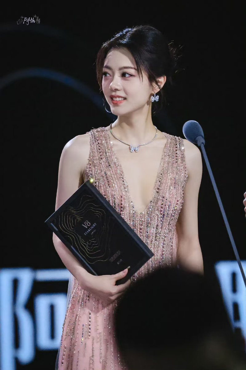 艳墨 Eros tweet media