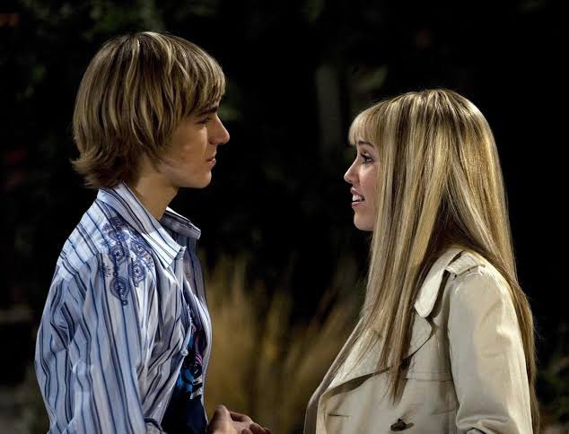 BuzzingPop's tweet photo. Miley Cyrus and Cody Linley, 20 years later. https://t.co/cgqk4nFPl3