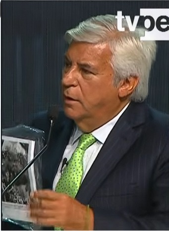 Pilsenero_'s tweet photo. Popy Olivera es un viajero en el tiempo consiguiendo material audiovisual https://t.co/Db38Dszpzh