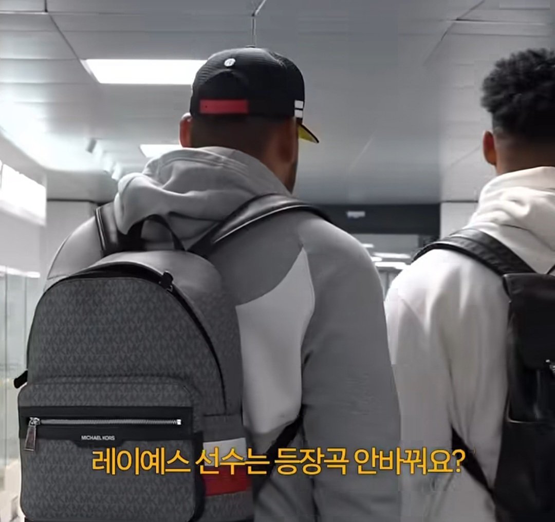 샤뀨ᡣ • . • 𐭩 tweet media