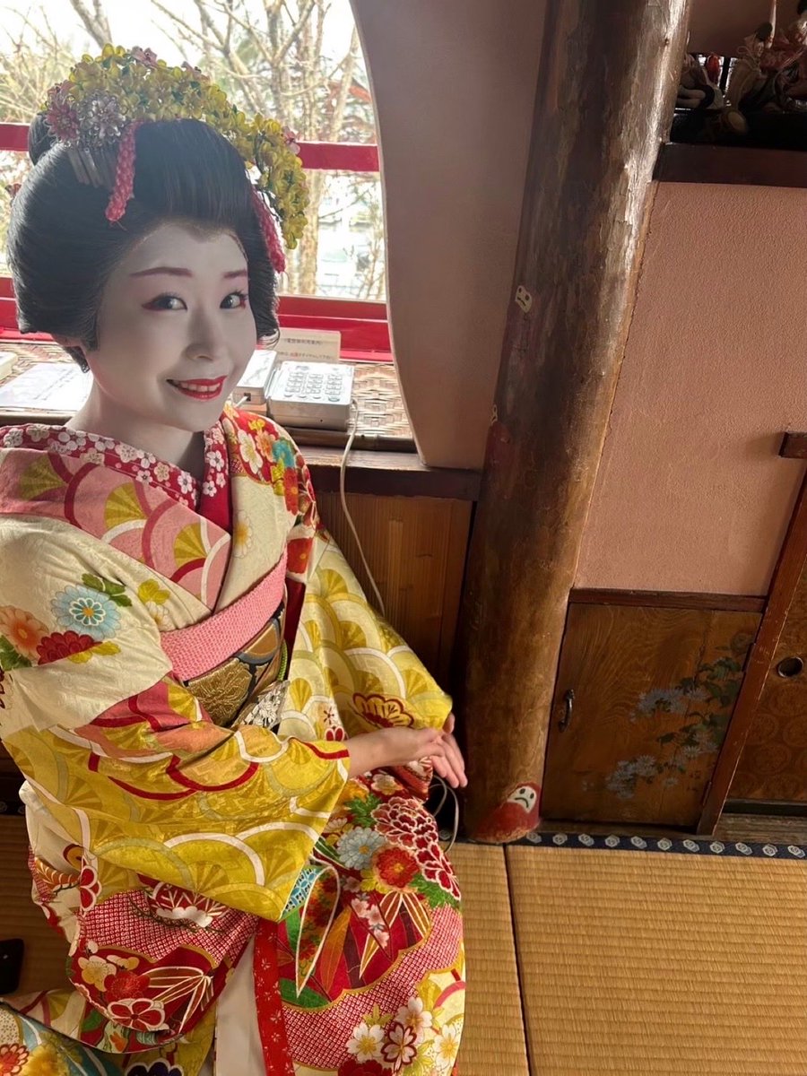 秋田はなかなかお花が咲きませんがだんだんと雰囲気は春めいてきましたね🌸

春が1番好きな季節かもしれません🦋

最近は裏方のお仕事もお勉強中です💪