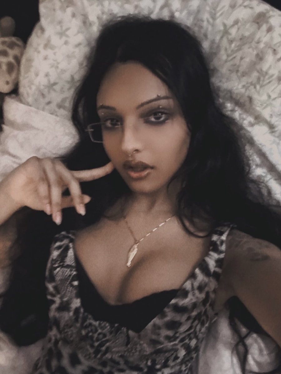 Erin km🌪️ tweet media