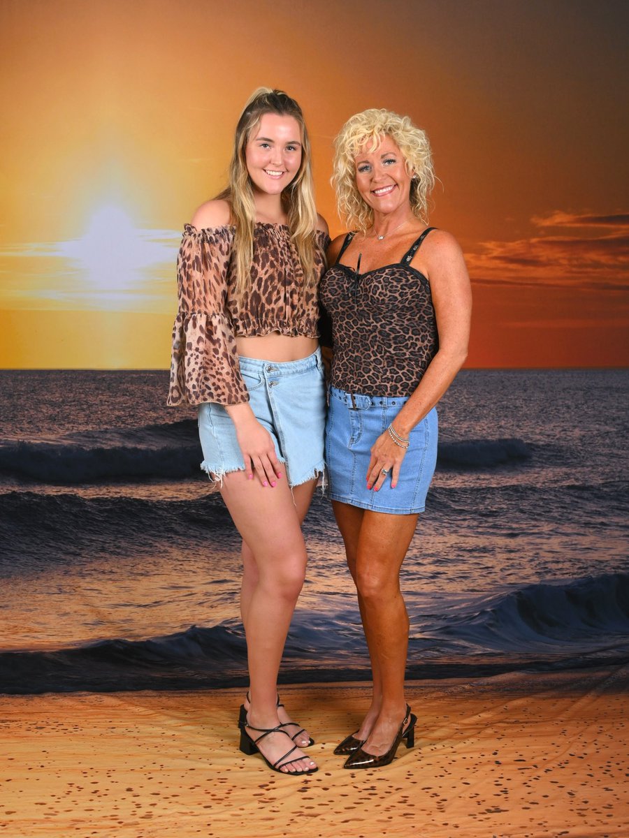 radhika3232's tweet photo. Mom•Daughter🏝️Spring Break🚢Cruise 2026! so CLaSSy but SaSSy • BFF’s♾️• Blessed to have a mini-me who’s always down for a road trip “aka🚢trip”. We’re the same! Our energy &amp; laughter are contagious. Grateful🙏🏼for these unforgettable memories. #makingthemost https://t.co/a0B22AJWjx
