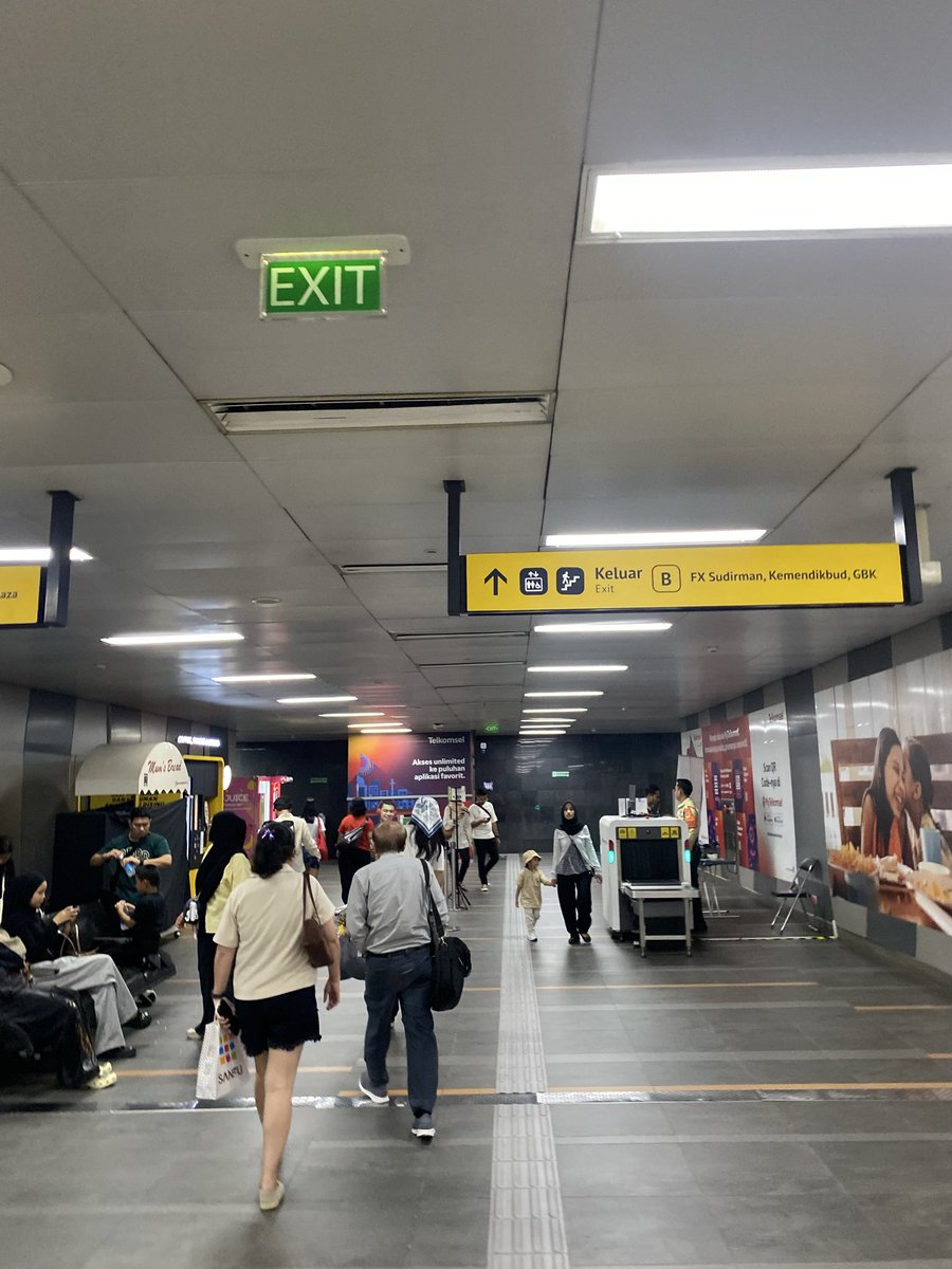 Nuel🪐 tweet media