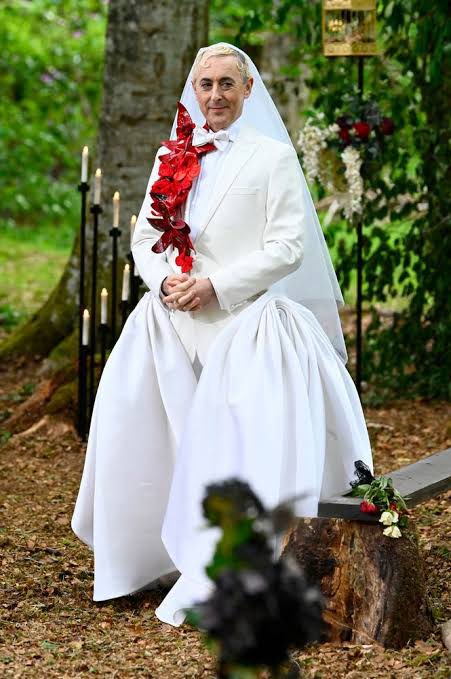 Pikachu de sainha bronzeada tweet media