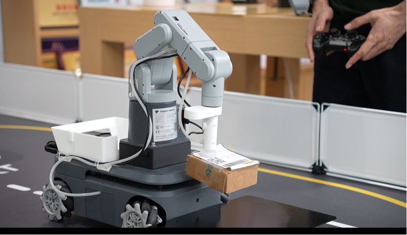 CobotMy's tweet photo. 🧐Looking for a smart #logistics training platform?
Our #CompoundRobot Educational Solution is designed to bring real-world logistics and #robotics training into #education.
⚡ One-click startup
🔹Hardware + software + complete curriculums
🤖 Hands-on #AI, #machinevision & automation learning
🔎 Learn more 👉 https://t.co/Ikva1ZSJ07
#Robotics #STEM #EdTech