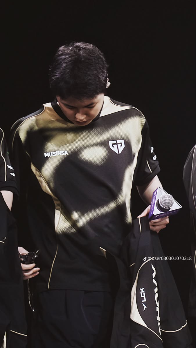 skt celine 🐧 tweet media