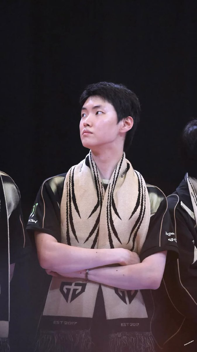 skt celine 🐧 tweet media