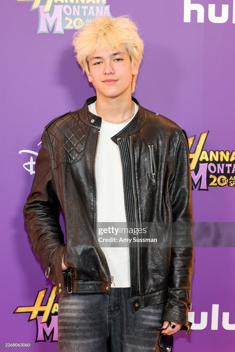 DZ Worlds Collide News! tweet media