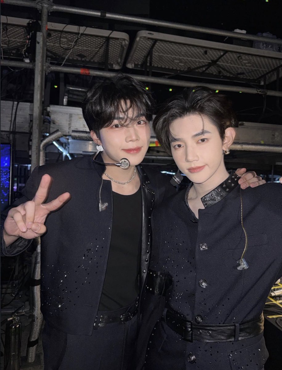 mygunhao's tweet photo. restarting stan twt! hoping to look for #and2ble / #ndouble / #zb1 moots, oomfs and friends !
✧ fei, 20s, she/her, eng/中 🆗
✧ zhang hao + gunwook bias!
♡ / ↻ to become moots!
#앤더블_moots #kpoptwt #stantwt #zerosetwt https://t.co/DIBF4L3o4q