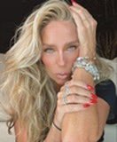 tôria VAI VER O SKZ DNV tweet media