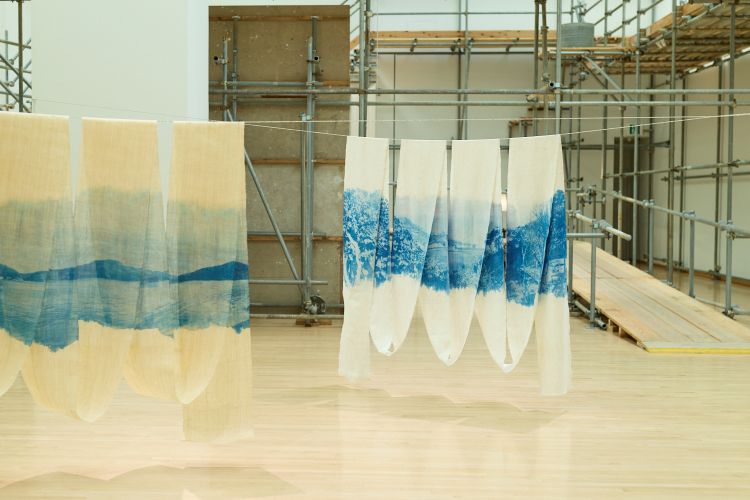 tokas_jp's tweet photo. 【#TCAA】今週末閉幕！｜「Tokyo Contemporary Art Award 2024-2026 受賞記念展『湿地』」#梅田哲也 と #呉夏枝　が協働して作り上げた、天候や時間によって大きく変化する不思議な展示空間。入場無料なので、ぜひお気軽にご来場ください。
https://t.co/xS6xbTwVLU https://t.co/8KeODPsMsX