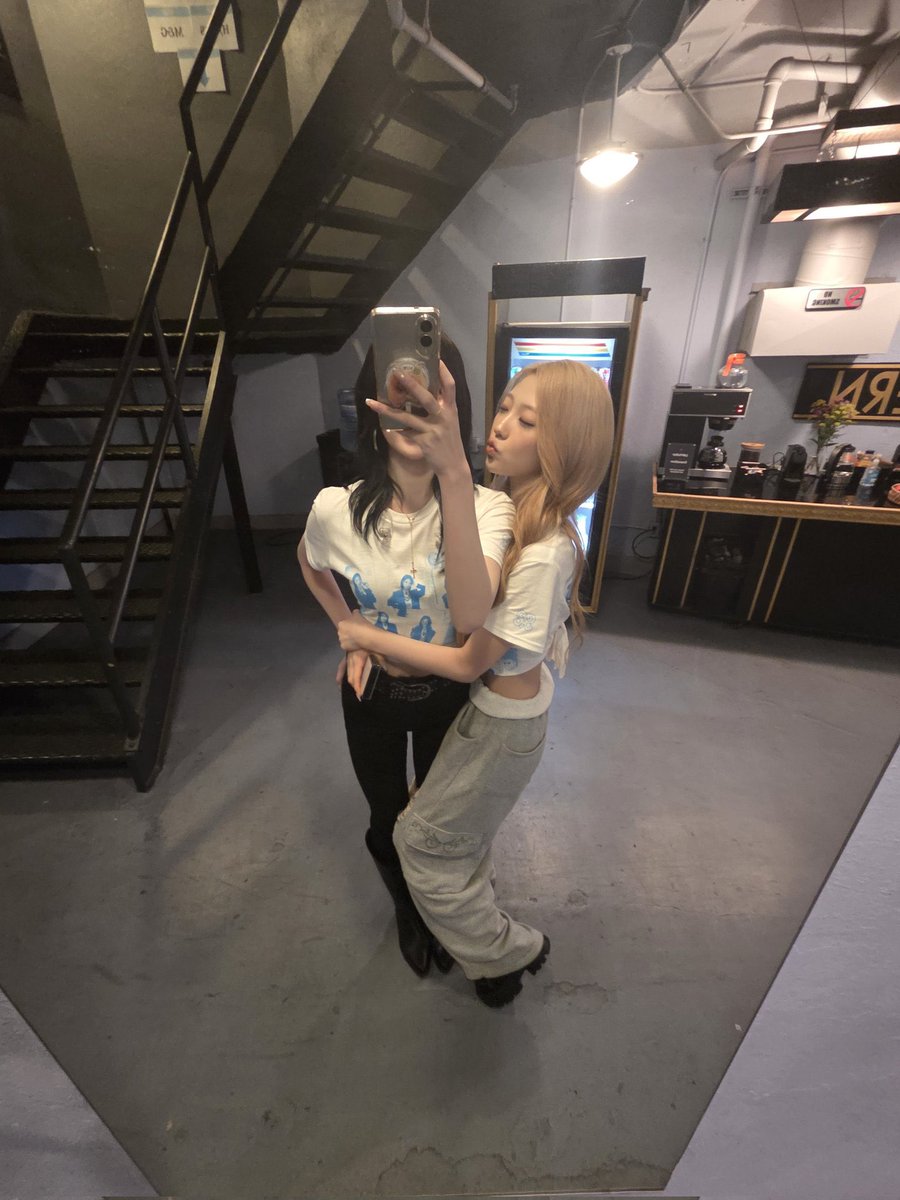 stella pics tweet media