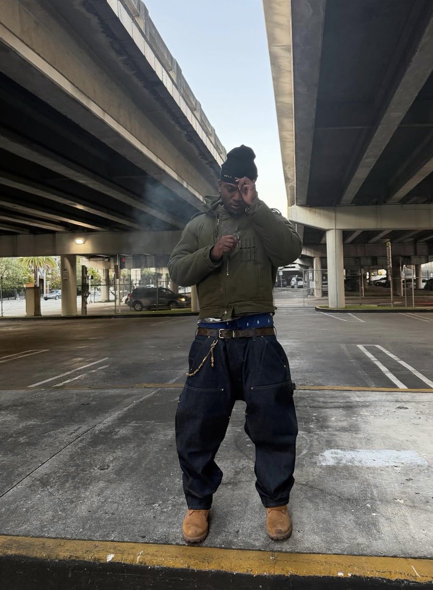 HARDEST FIT PICS tweet media