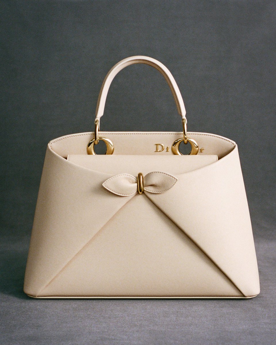 Dior Japan tweet media