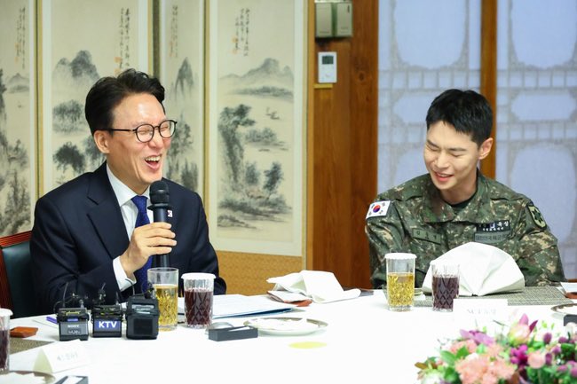 유비아 tweet media