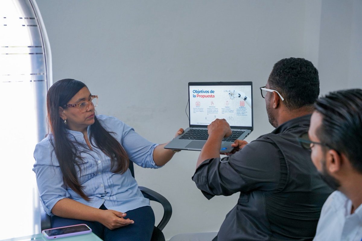 Centros Tecnológicos Comunitarios tweet media