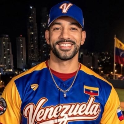Randyoliveros's tweet photo. #NuevaFotoDePerfil https://t.co/4UZqAMei4n