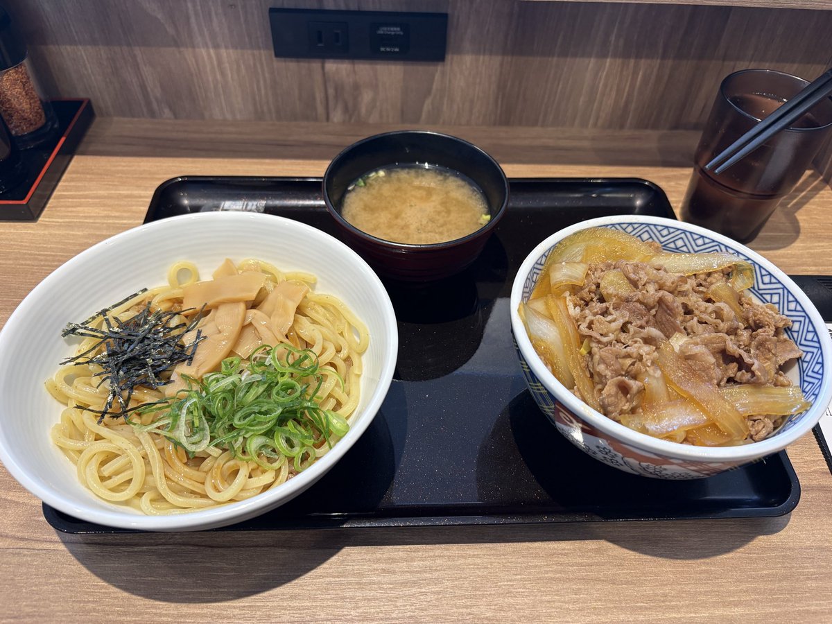 チョコミン党 tweet media