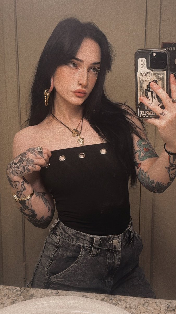 evilgrimbat's tweet image. i want everyone to know i split my tongue today