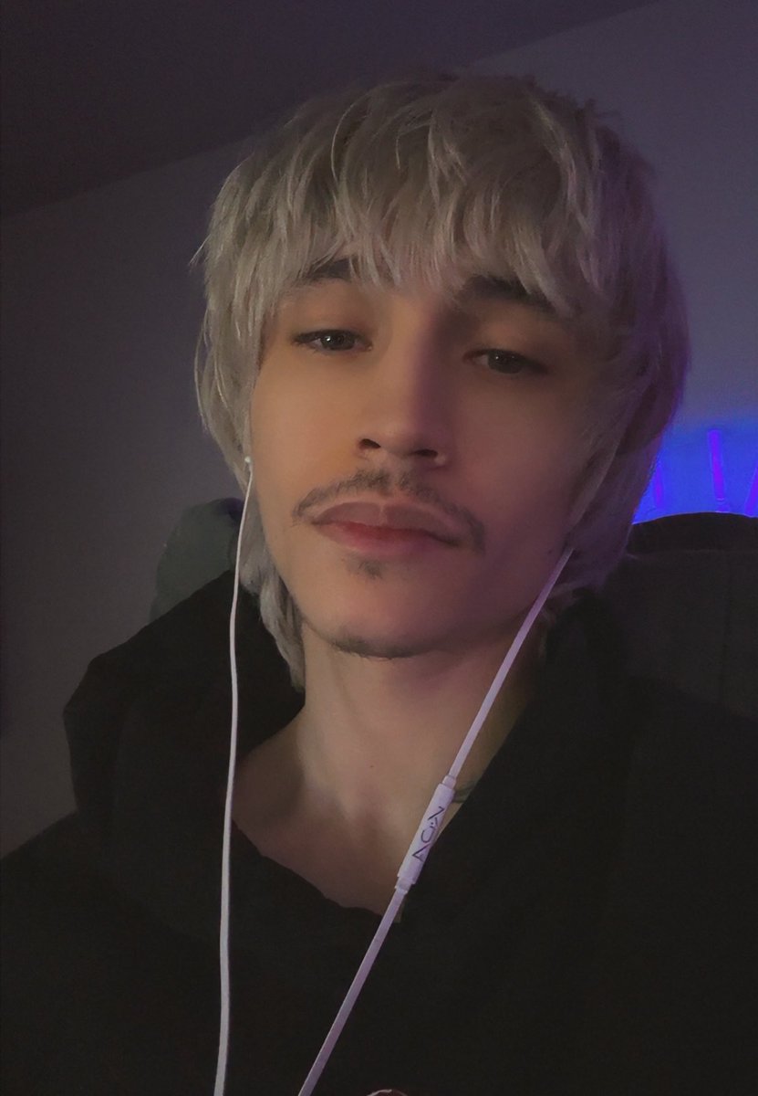 DEEGS 👽🖤 tweet media