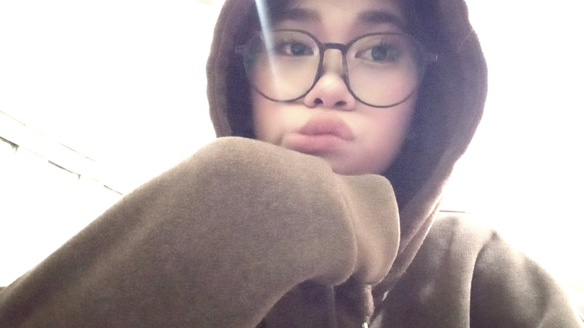 babbemilk's tweet photo. birthday gal! (shy) https://t.co/wU3kDjlJcV