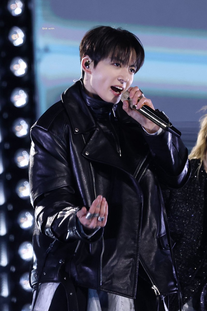 Still with tweet media