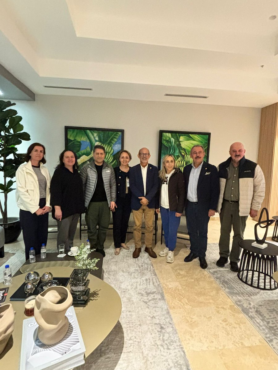 AliSahin501's tweet photo. TBMM olarak gözlemci üyesi bulunduğumuz Latin Amerika ve Karayipler Parlamentosu, PARLATİNO’nun 39. Genel Kurul toplantısını gerçekleştirmek üzere heyetimizle birlikte Panama’dayız.

Panama City hava limanında karşılayarak bize büyük jest gösteren PARLATINO Başkanı ve değerli kardeşim Sayın Rolando Gonzalez Patricio’ya heyetimiz, ülkemiz ve milletimiz adına teşekkürlerimi sunuyorum. 

@RolandoGlezP 
@TBMMresmi 
@Parlatino_org