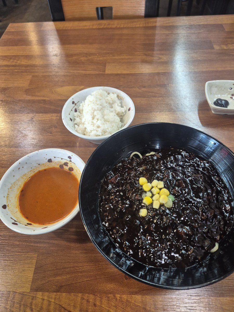 HYRO_KR's tweet photo. 점심 이벤트 3천원 ㄷㄷ https://t.co/nQkXSW7WnL