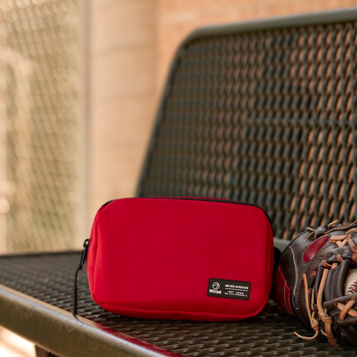 WOLFpaktrust's tweet image. The Elite Red Collection ⚾️🚨 | Crossbody

Small but mighty, the secret play you need in your collection.

Shop the drop here ➡️ wolfpak.com

#wolfpak #backpack